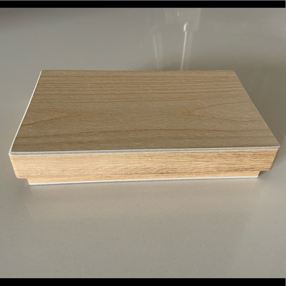 AVON - Little Keepsake Box - Picture 3 of 13